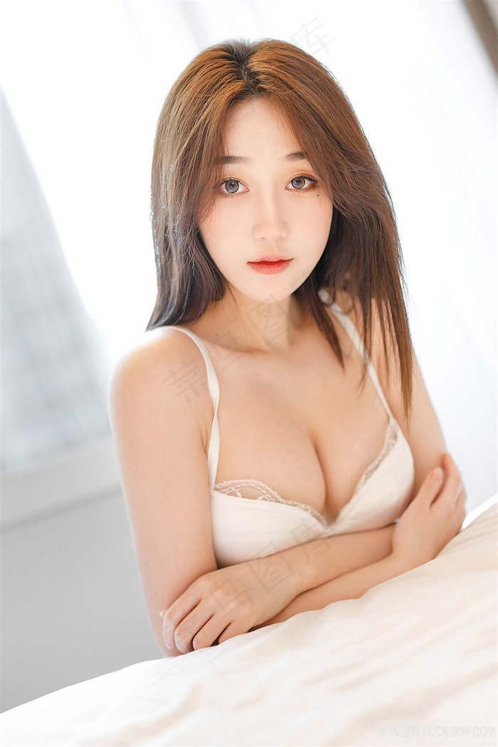 两个美女大乳喷奶水动态图